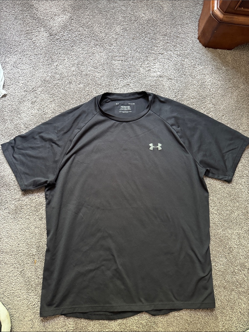 Under Armour men’s Black Short Sleeve The Tech Tee with Logo Size M